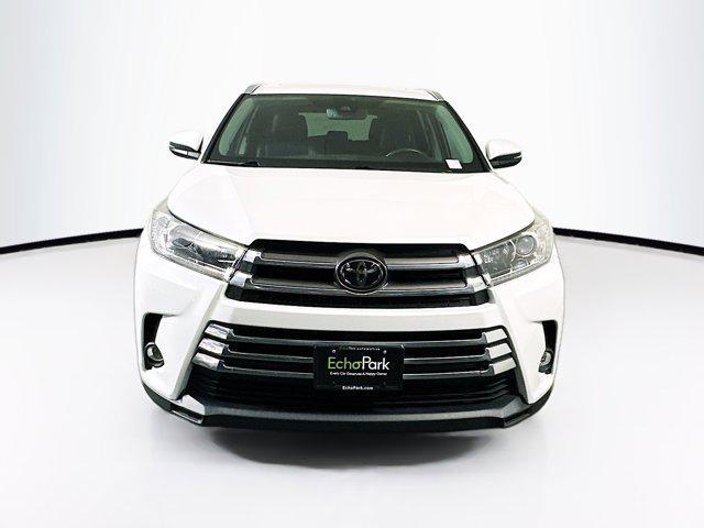 used 2019 Toyota Highlander car, priced at $26,489