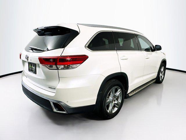 used 2019 Toyota Highlander car, priced at $26,489