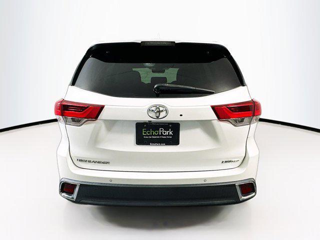 used 2019 Toyota Highlander car, priced at $26,489