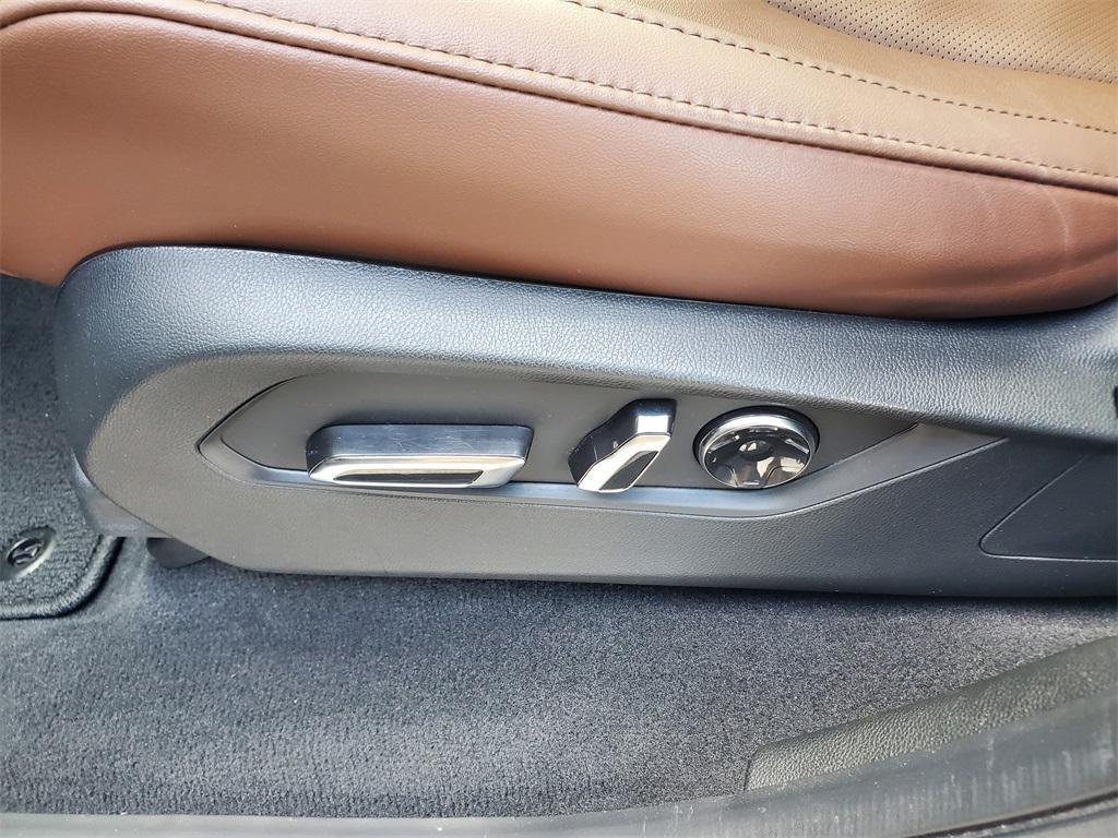 used 2023 Acura MDX car, priced at $38,999