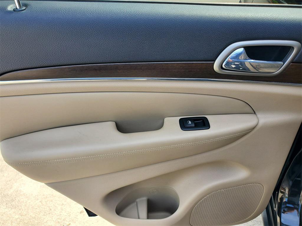 used 2015 Jeep Grand Cherokee car, priced at $9,988