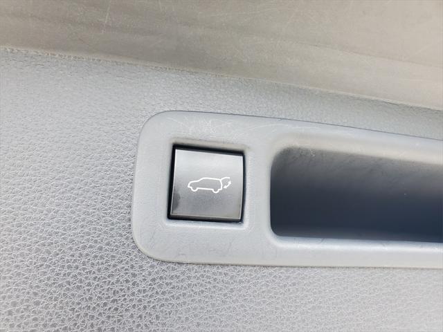 used 2023 Toyota Highlander car, priced at $38,488