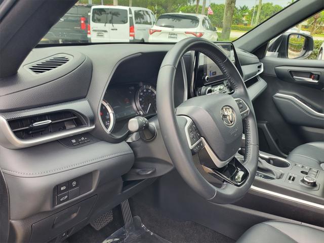 used 2023 Toyota Highlander car, priced at $38,488