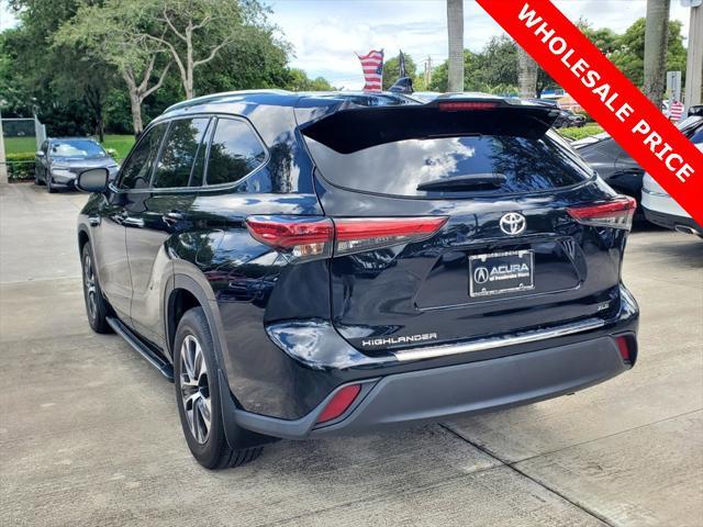 used 2021 Toyota Highlander car, priced at $32,088