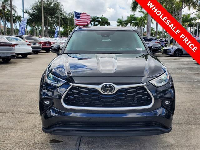 used 2021 Toyota Highlander car, priced at $32,088