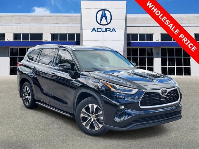 used 2021 Toyota Highlander car, priced at $32,088