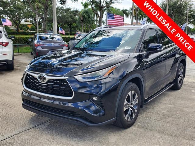 used 2021 Toyota Highlander car, priced at $32,088