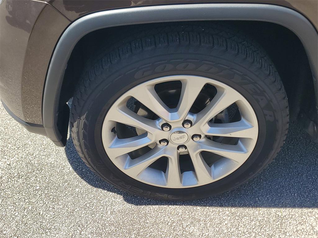used 2017 Jeep Grand Cherokee car, priced at $11,488