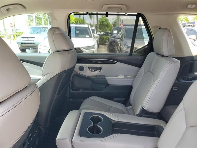 used 2023 Honda Pilot car, priced at $35,888