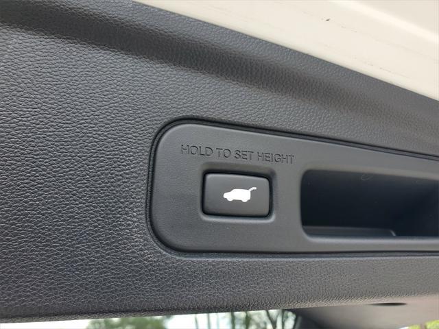 used 2023 Acura MDX car, priced at $41,888