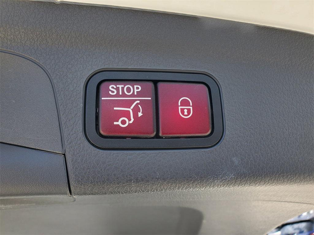 used 2020 Mercedes-Benz GLE 350 car, priced at $29,888