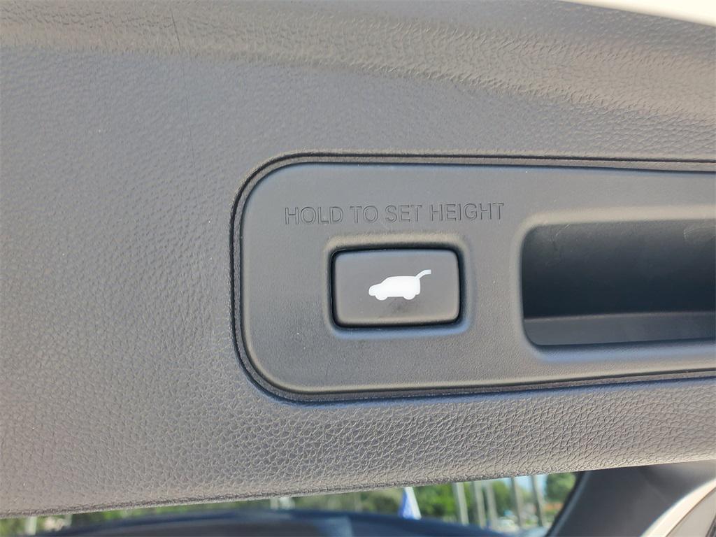 used 2024 Acura MDX car, priced at $40,888