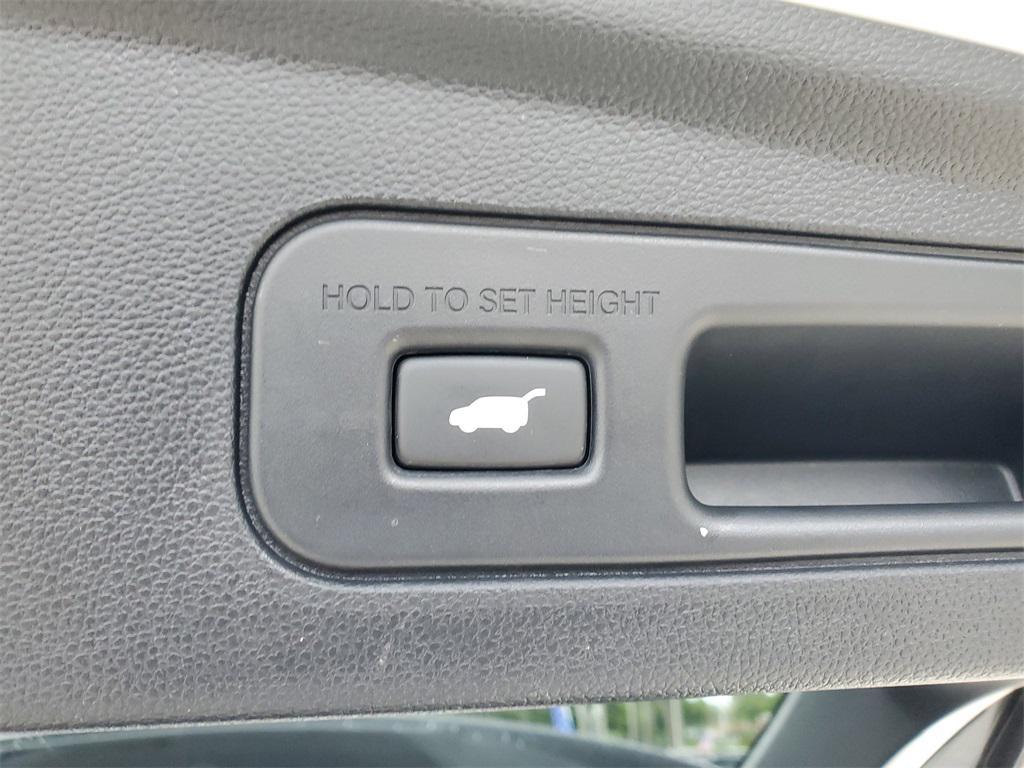 used 2024 Acura MDX car, priced at $43,886