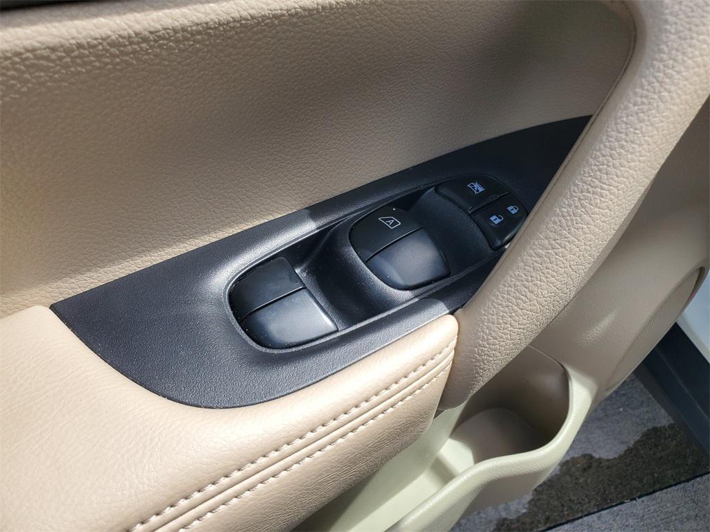 used 2015 Nissan Rogue car, priced at $7,888