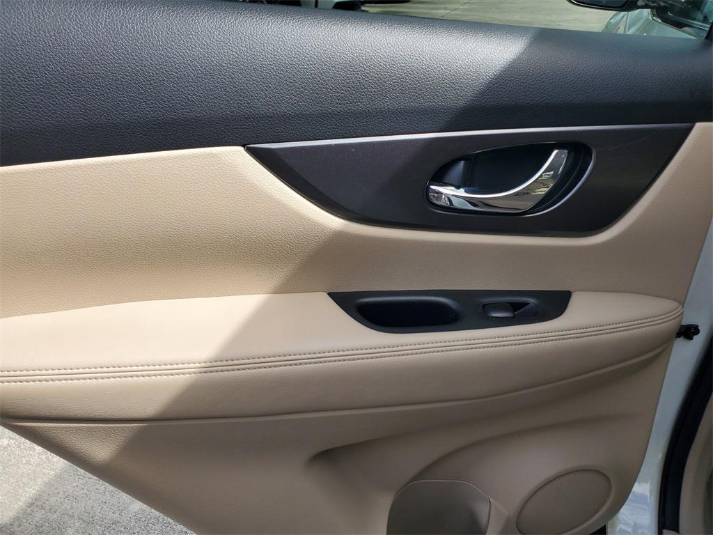 used 2015 Nissan Rogue car, priced at $7,888