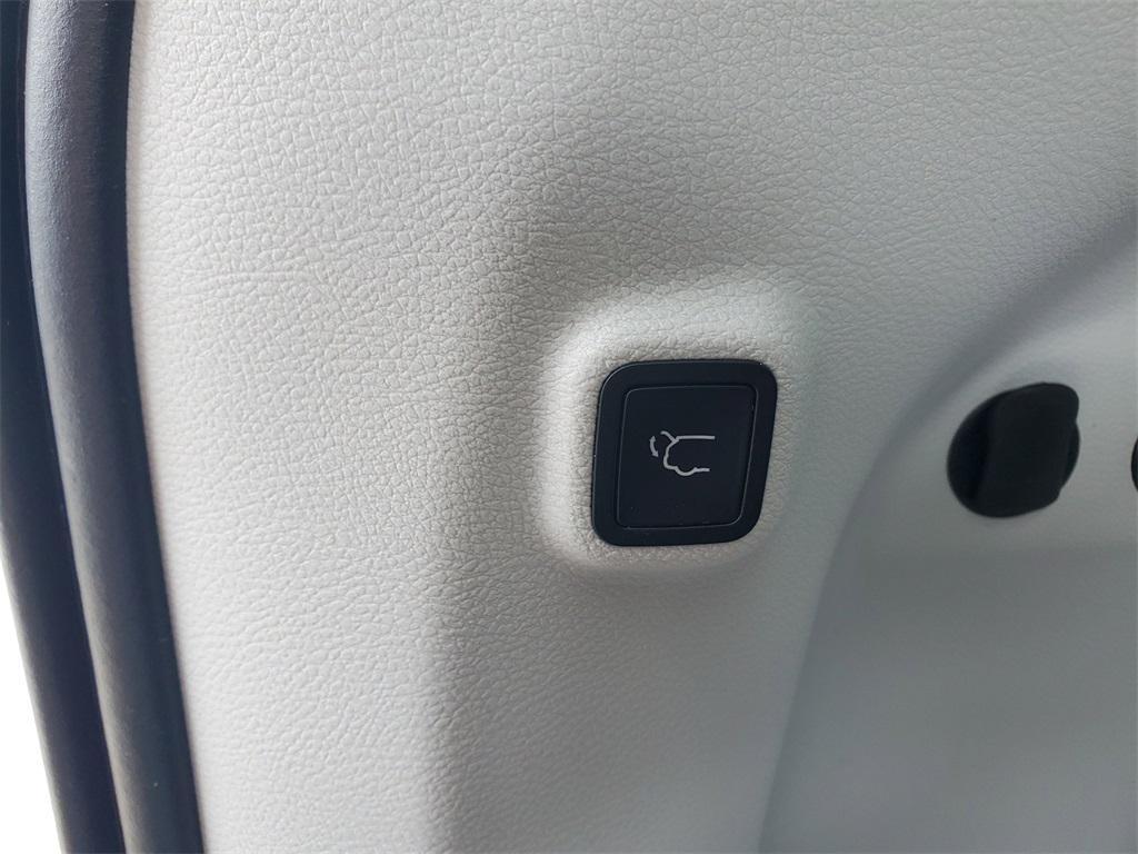 used 2019 Jeep Cherokee car, priced at $17,888