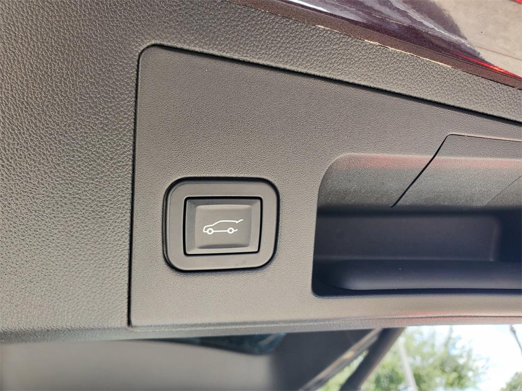 used 2018 Cadillac XT5 car, priced at $14,288