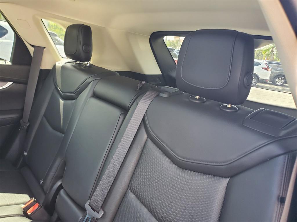 used 2018 Cadillac XT5 car, priced at $14,288