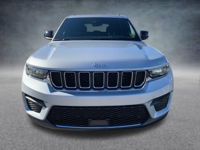 new 2025 Jeep Grand Cherokee car, priced at $42,175