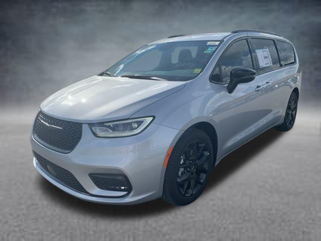 new 2024 Chrysler Pacifica car, priced at $43,799