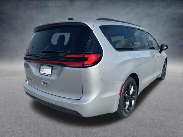 new 2024 Chrysler Pacifica car, priced at $43,799