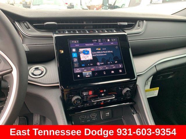 new 2025 Jeep Grand Cherokee car, priced at $48,175