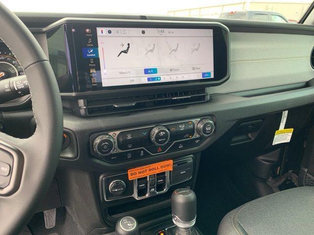 new 2025 Jeep Gladiator car, priced at $48,605