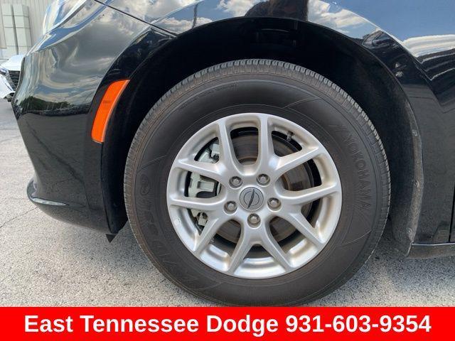used 2024 Chrysler Pacifica car, priced at $28,445