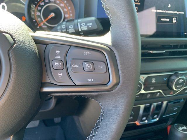 new 2025 Jeep Wrangler car, priced at $39,578