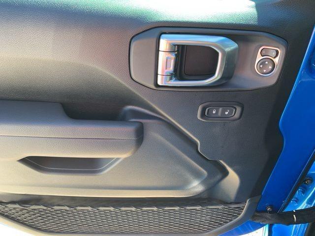 new 2025 Jeep Wrangler car, priced at $39,578
