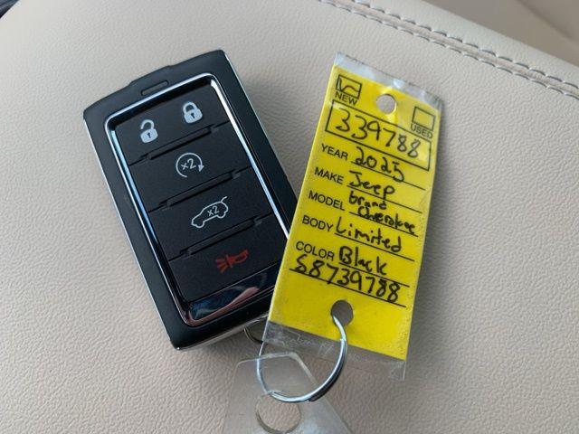 new 2025 Jeep Grand Cherokee car, priced at $48,835