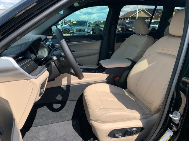 new 2025 Jeep Grand Cherokee car, priced at $48,835