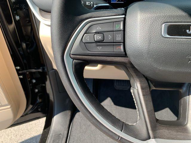new 2025 Jeep Grand Cherokee car, priced at $48,835