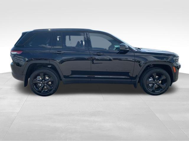 new 2025 Jeep Grand Cherokee car, priced at $48,835