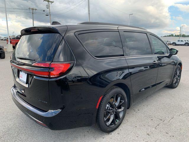 new 2026 Chrysler Pacifica car, priced at $51,565