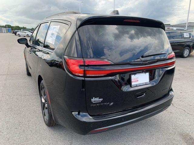 new 2026 Chrysler Pacifica car, priced at $51,565