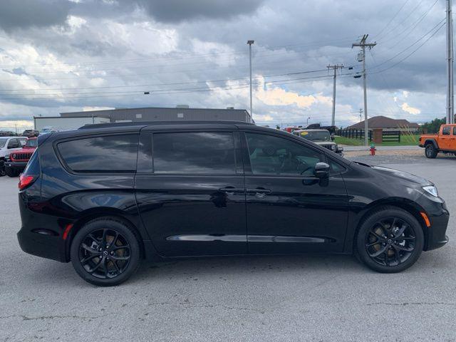 new 2026 Chrysler Pacifica car, priced at $51,565