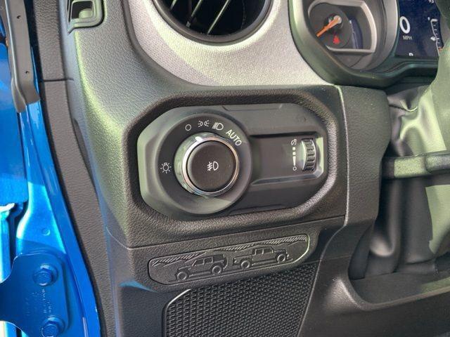 new 2025 Jeep Wrangler car, priced at $47,180