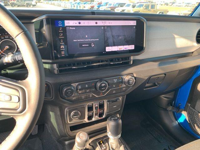 new 2025 Jeep Wrangler car, priced at $47,180