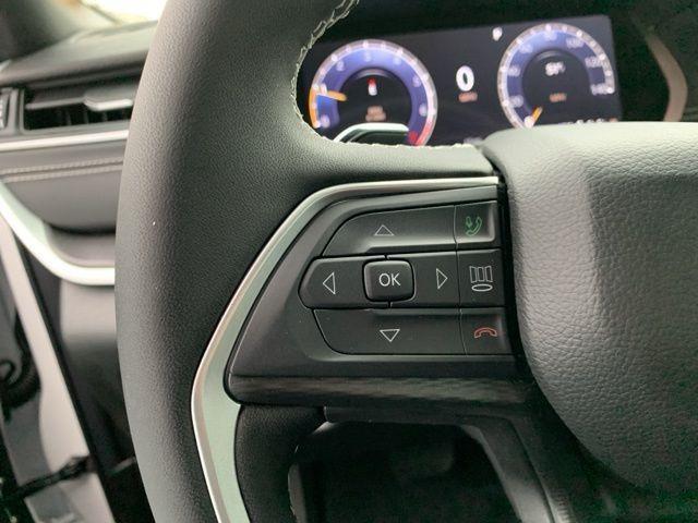 new 2025 Jeep Grand Cherokee car, priced at $36,674