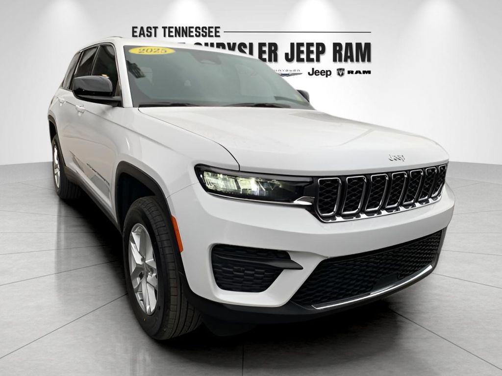 new 2025 Jeep Grand Cherokee car, priced at $36,674