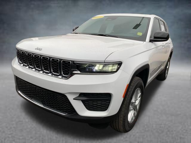 new 2025 Jeep Grand Cherokee car, priced at $40,230