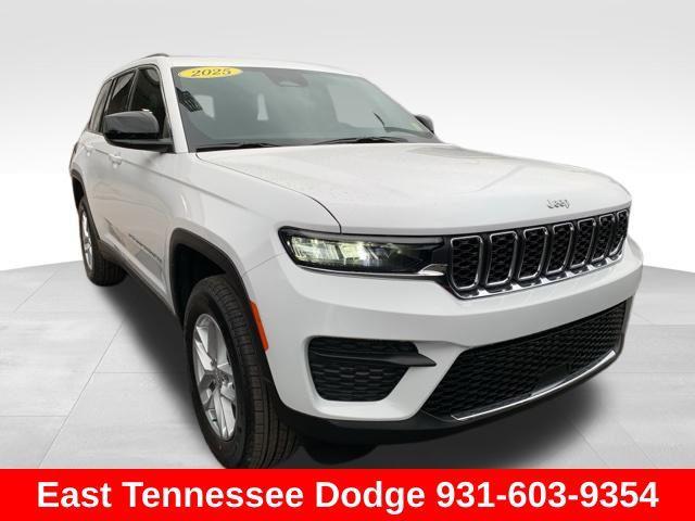 new 2025 Jeep Grand Cherokee car, priced at $41,580
