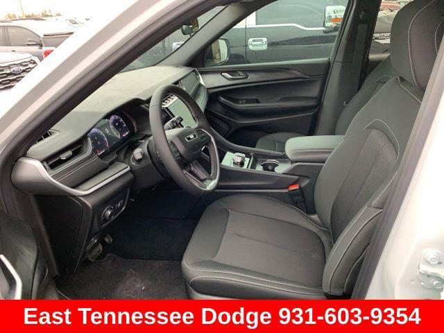 new 2025 Jeep Grand Cherokee car, priced at $41,580