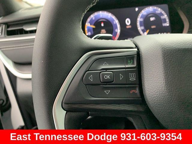 new 2025 Jeep Grand Cherokee car, priced at $41,580