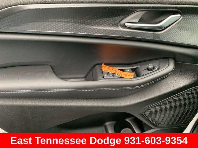 new 2025 Jeep Grand Cherokee car, priced at $41,580