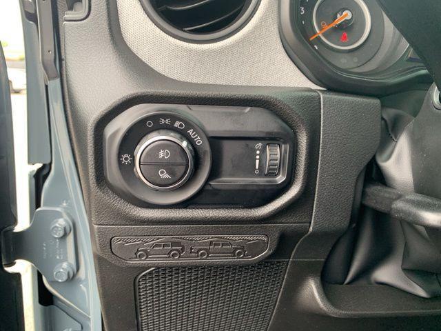 new 2025 Jeep Gladiator car, priced at $48,605