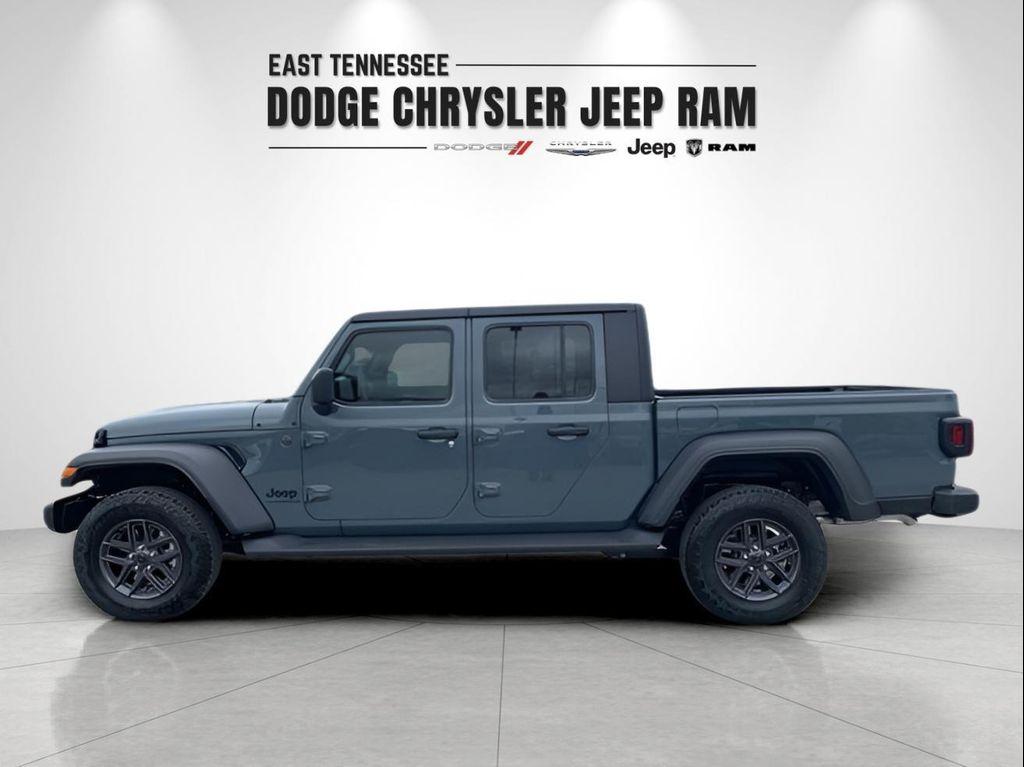 new 2025 Jeep Gladiator car, priced at $44,401