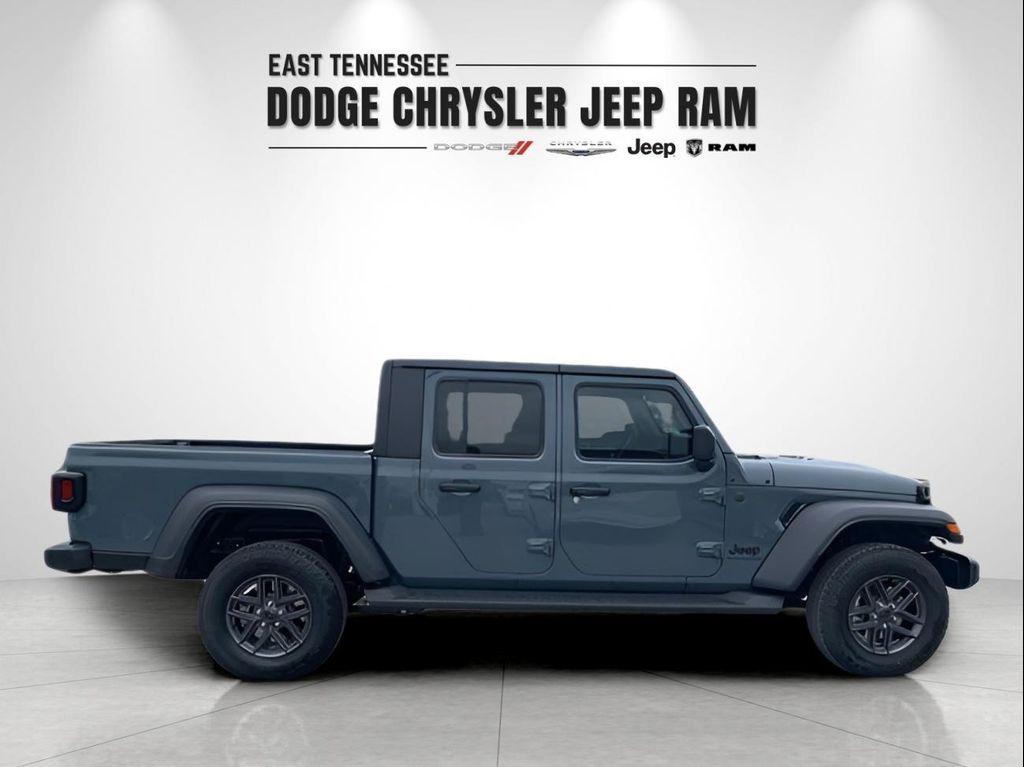 new 2025 Jeep Gladiator car, priced at $44,401