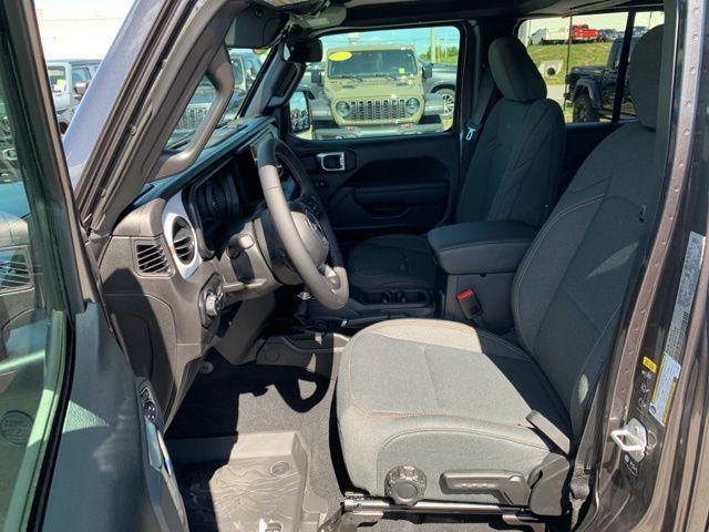 new 2025 Jeep Gladiator car, priced at $46,610